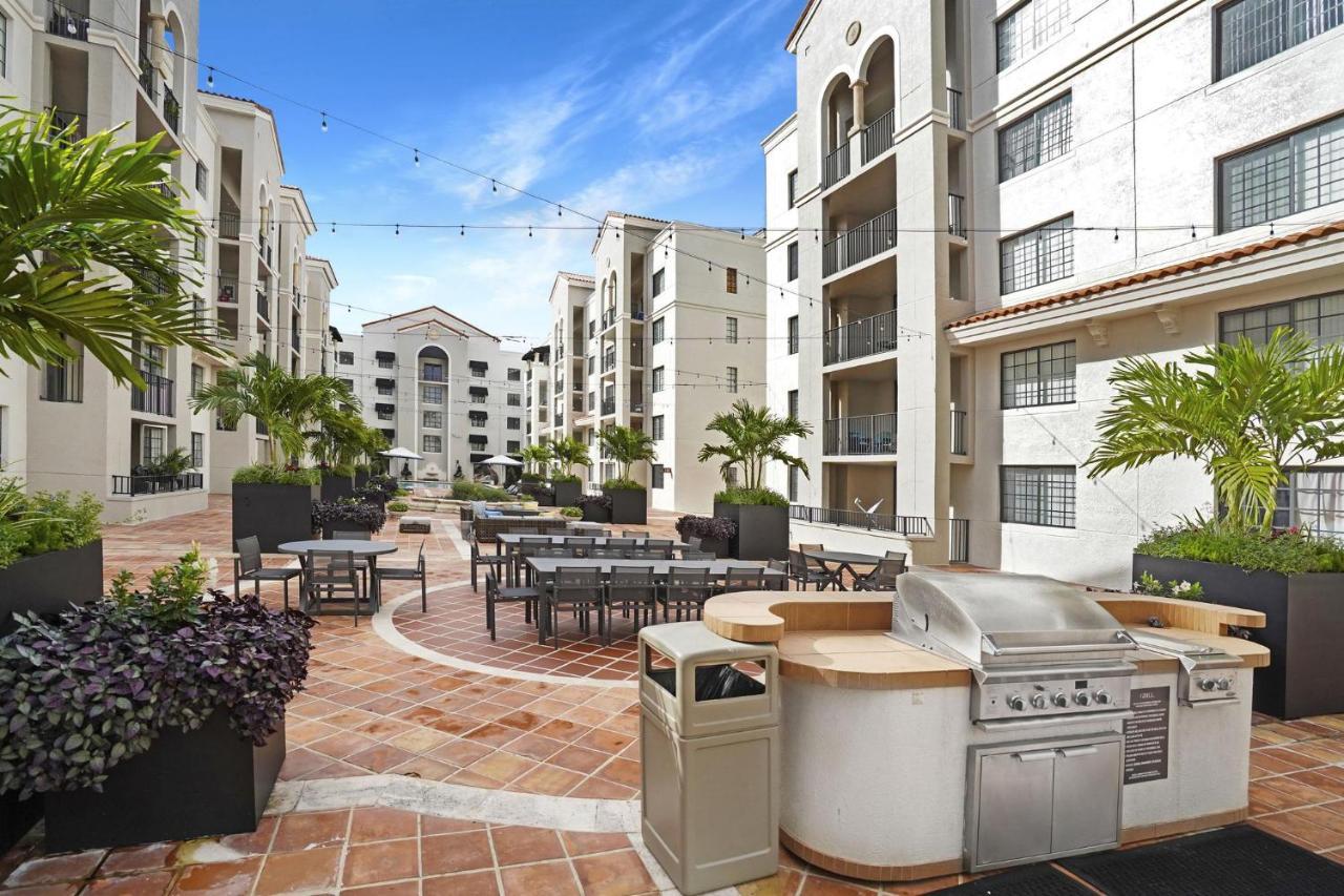 Dharma Home Suites Coral Gables At Gables Grand Plaza Miami Exterior foto