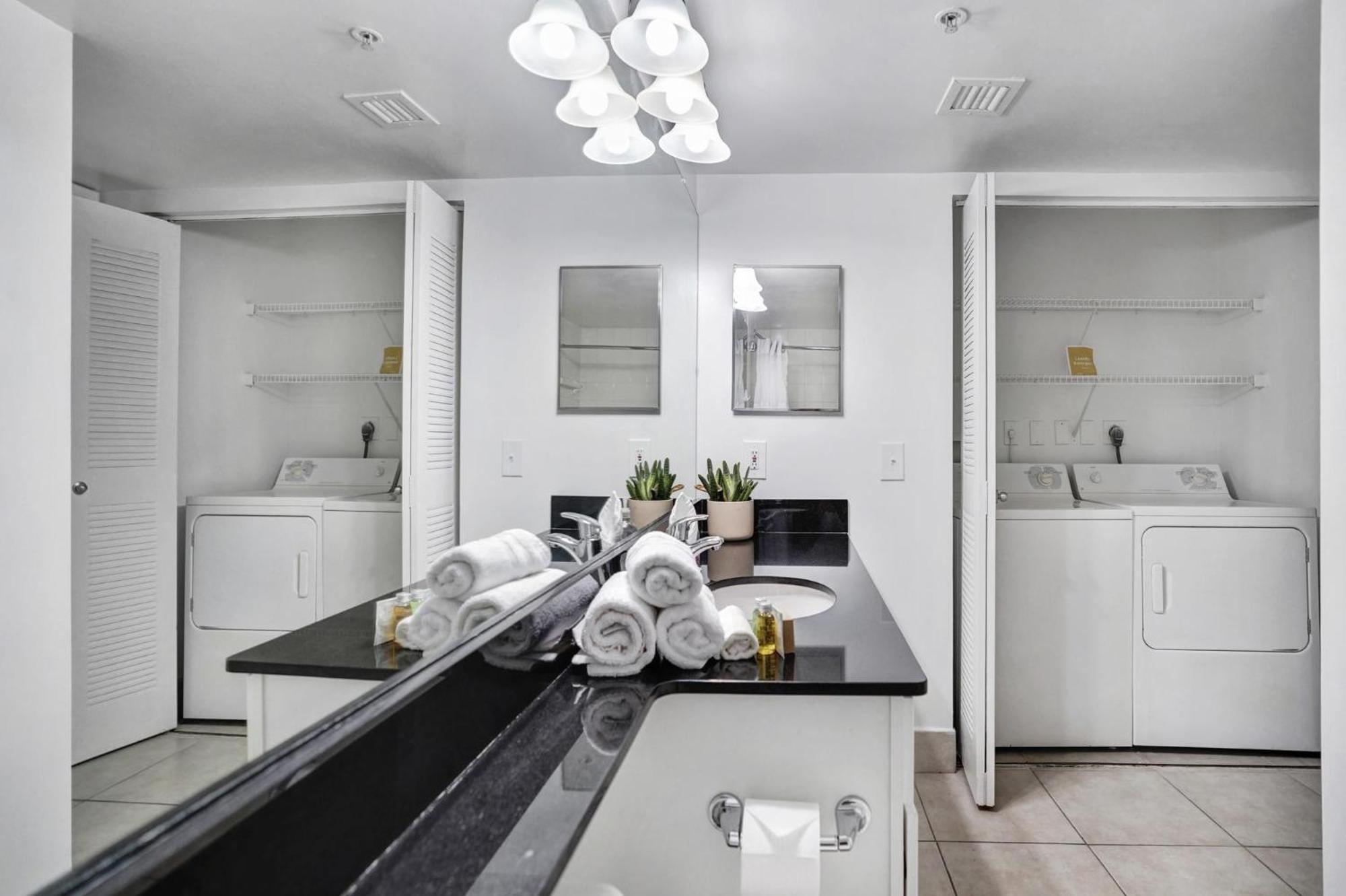 Dharma Home Suites Coral Gables At Gables Grand Plaza Miami Quarto foto