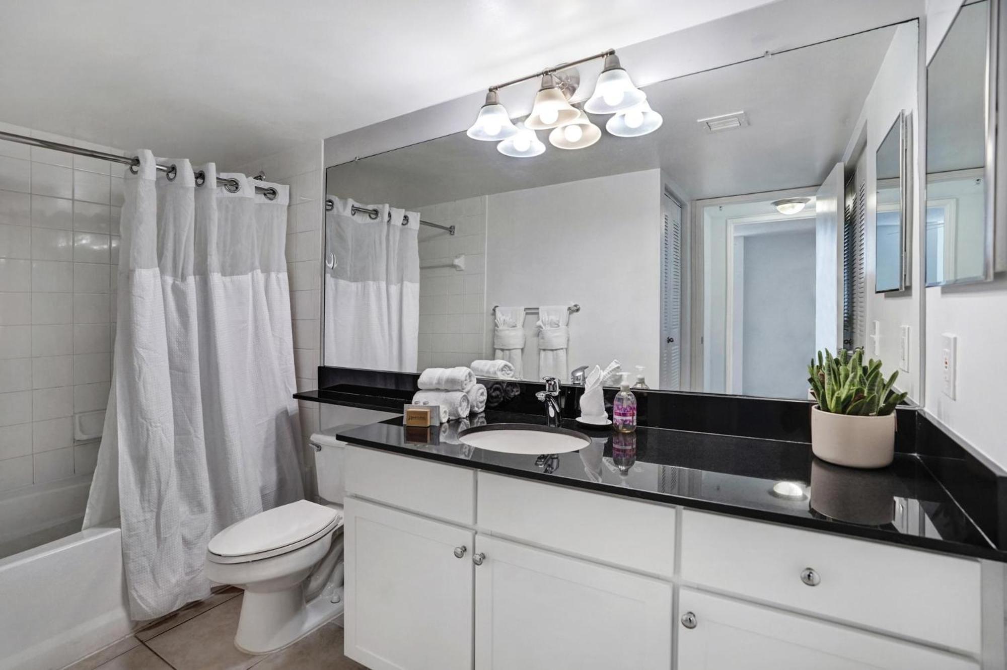 Dharma Home Suites Coral Gables At Gables Grand Plaza Miami Quarto foto