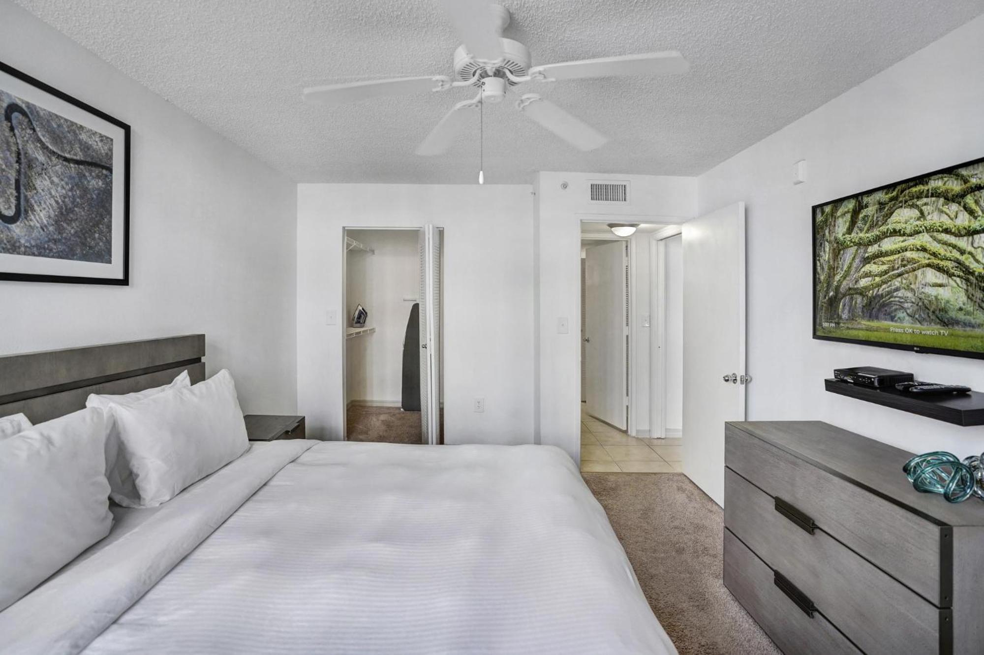 Dharma Home Suites Coral Gables At Gables Grand Plaza Miami Quarto foto
