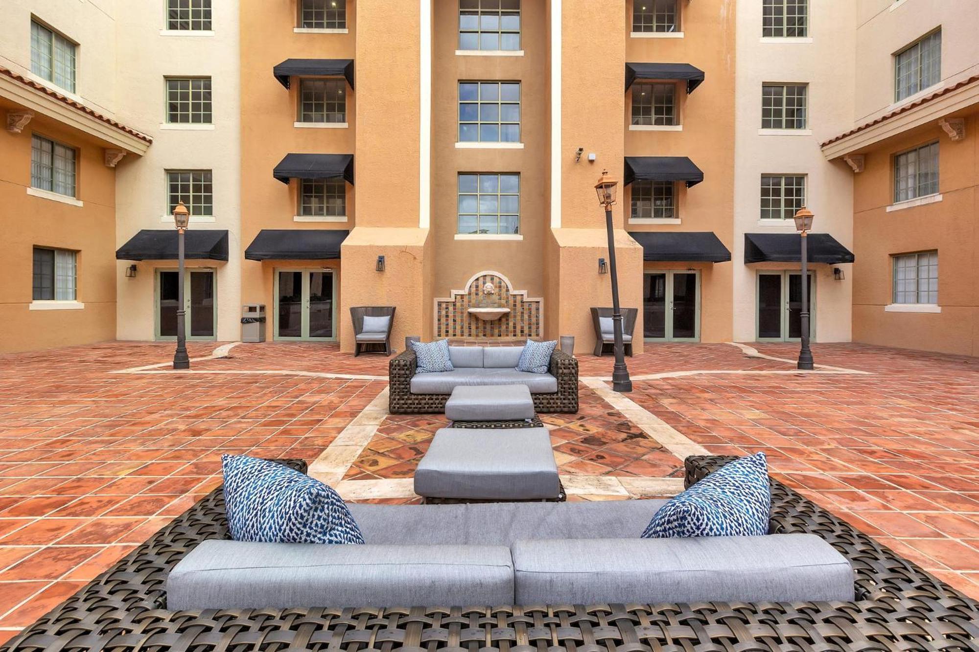 Dharma Home Suites Coral Gables At Gables Grand Plaza Miami Quarto foto