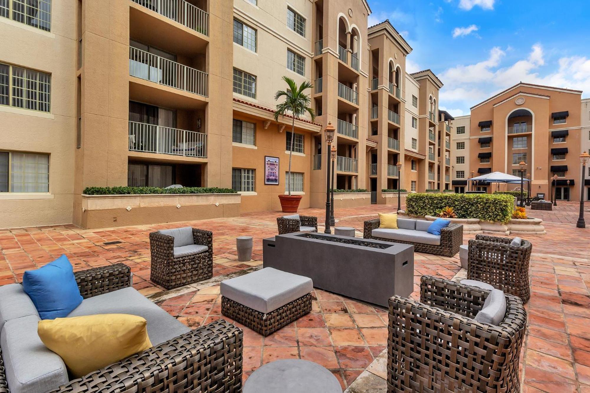 Dharma Home Suites Coral Gables At Gables Grand Plaza Miami Quarto foto